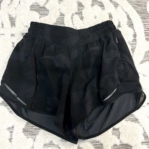 Lululemon Black 2.5” Camo Shorts, Size 4